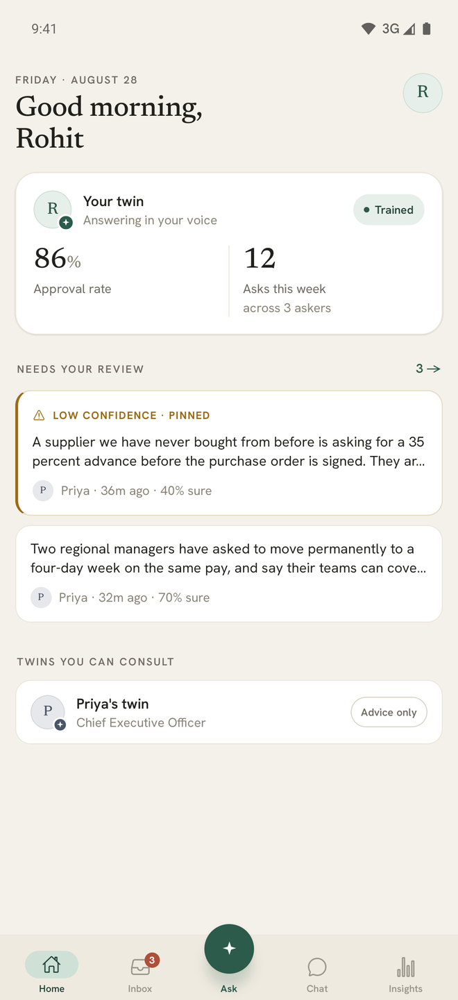 The Mini-me home screen: the owner's twin and the twins he can consult